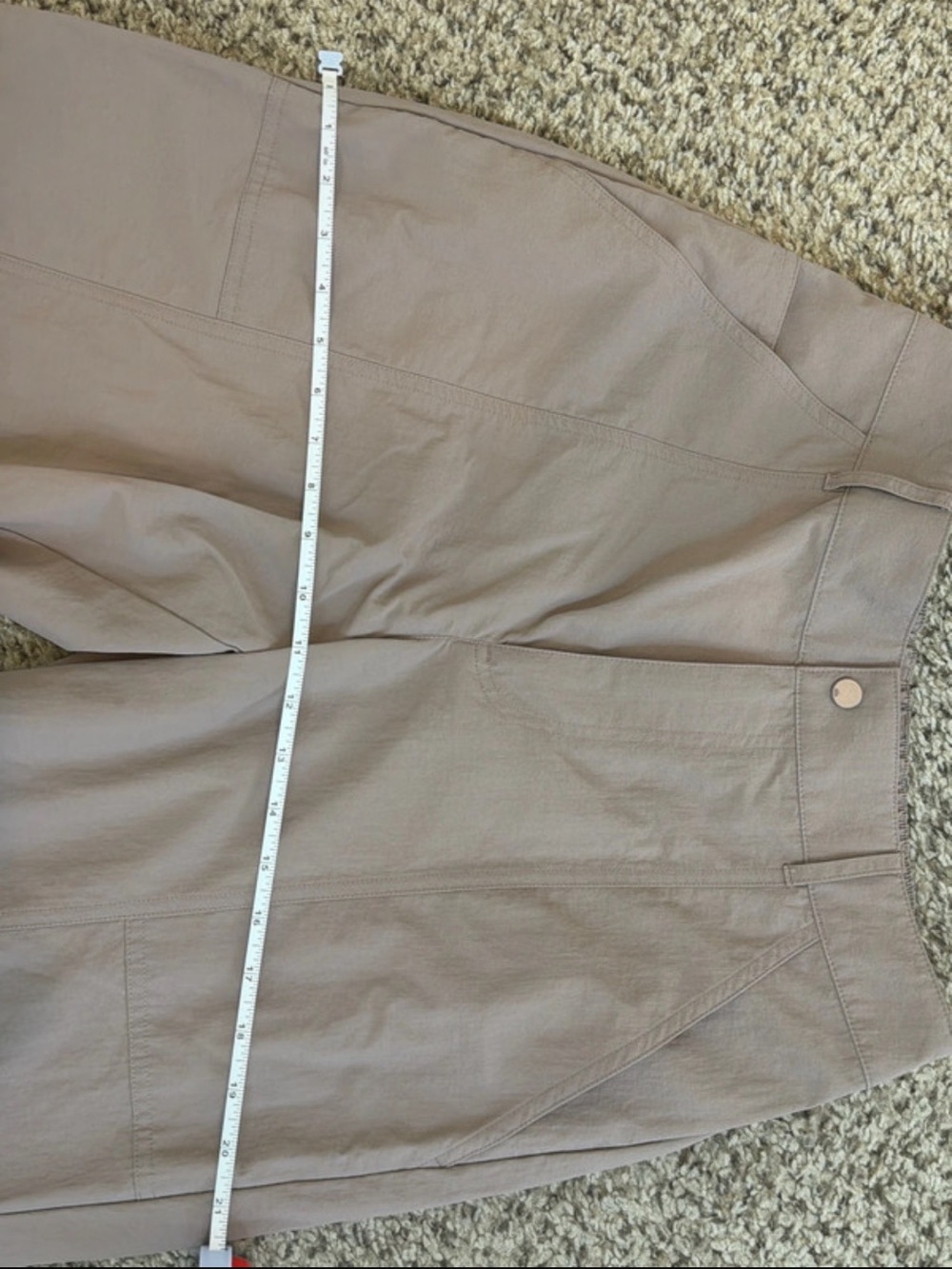 ALO Yoga Wide-Leg Cargo Pants in Mauve - Picture 8 of 10